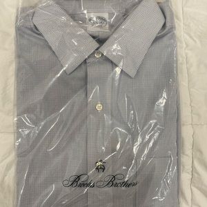 Brooks Brothers men’s button down shirt